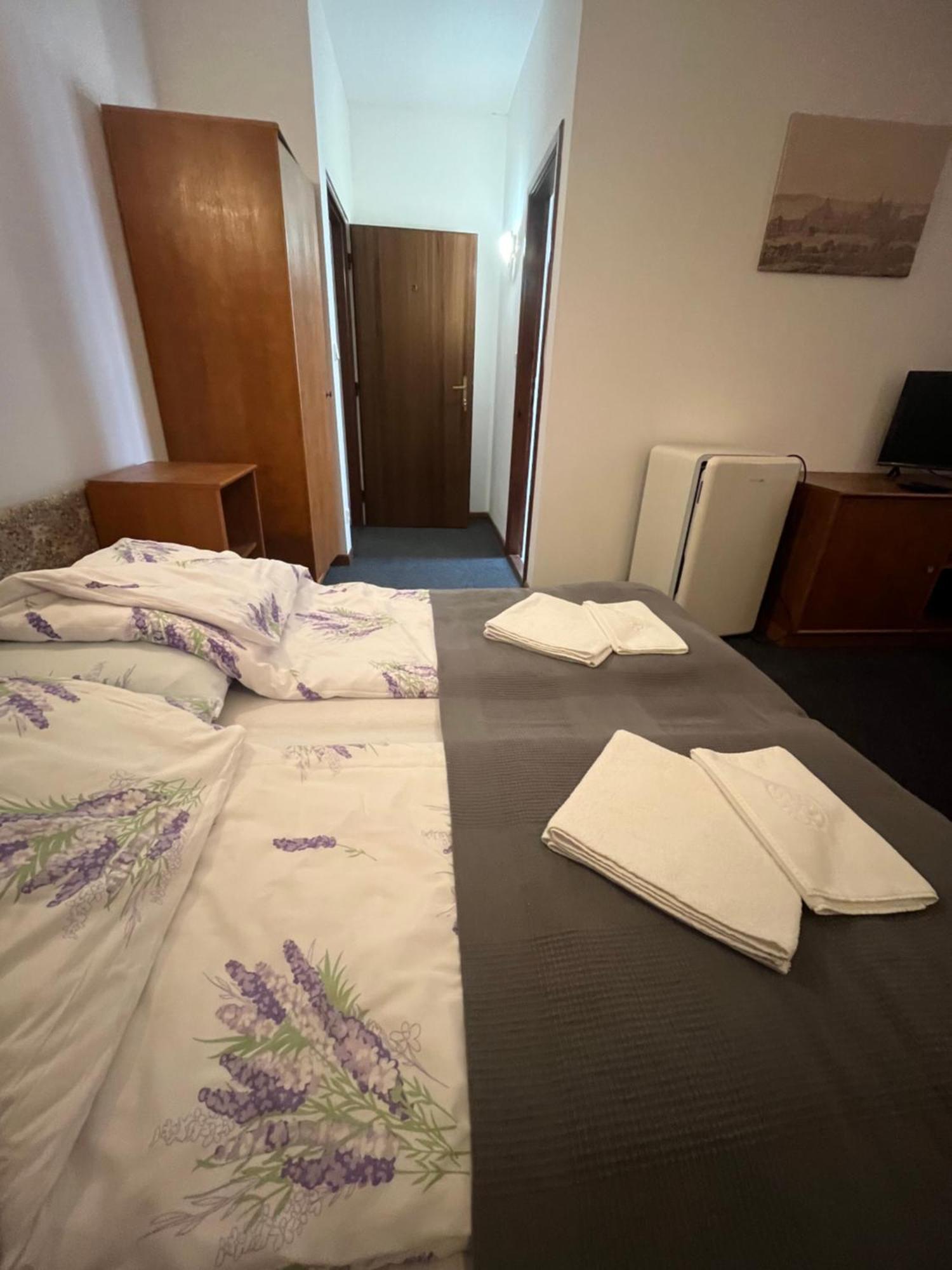 Apartmany Baroko Broumov Bagian luar foto