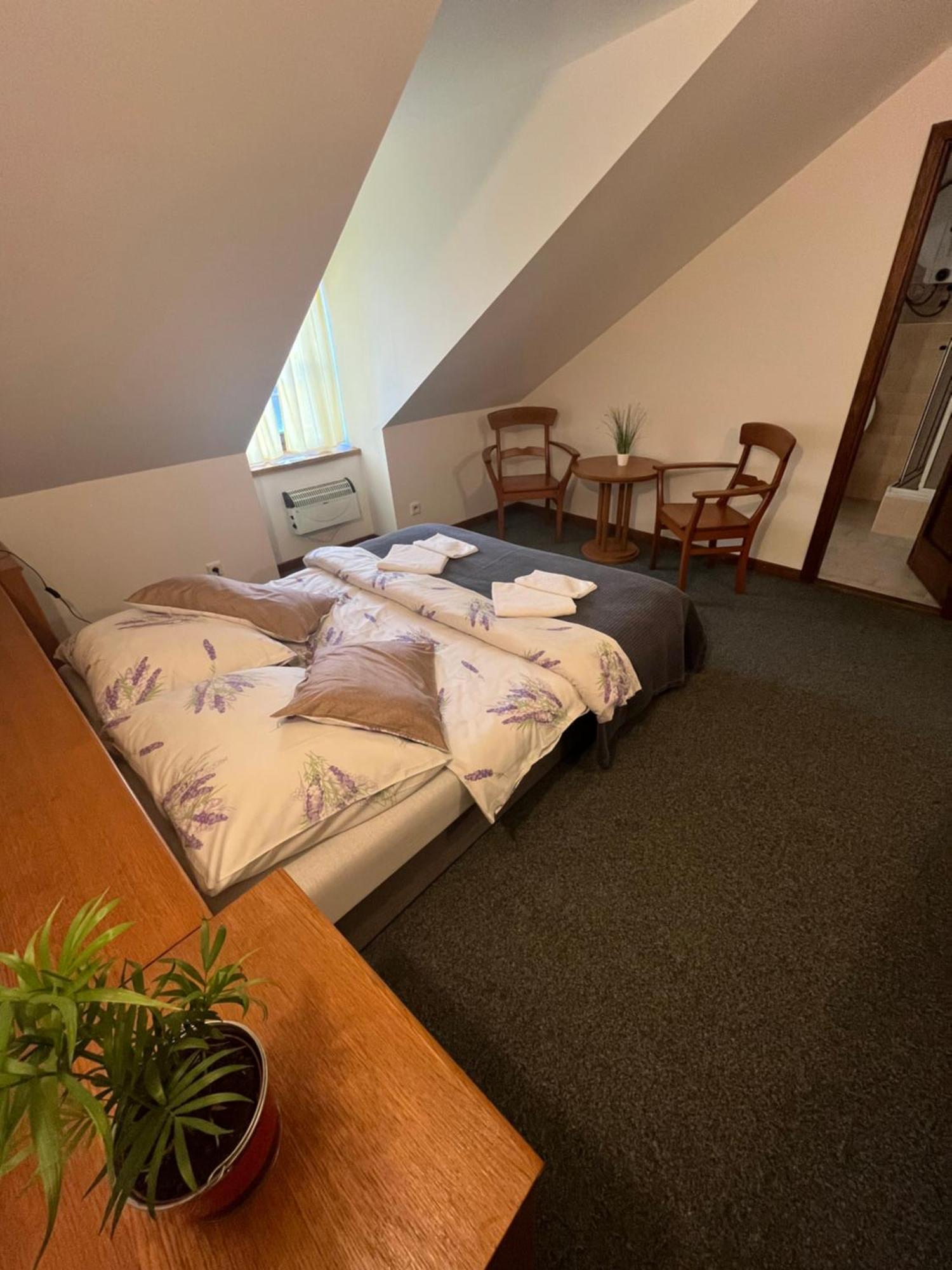 Apartmany Baroko Broumov Bagian luar foto