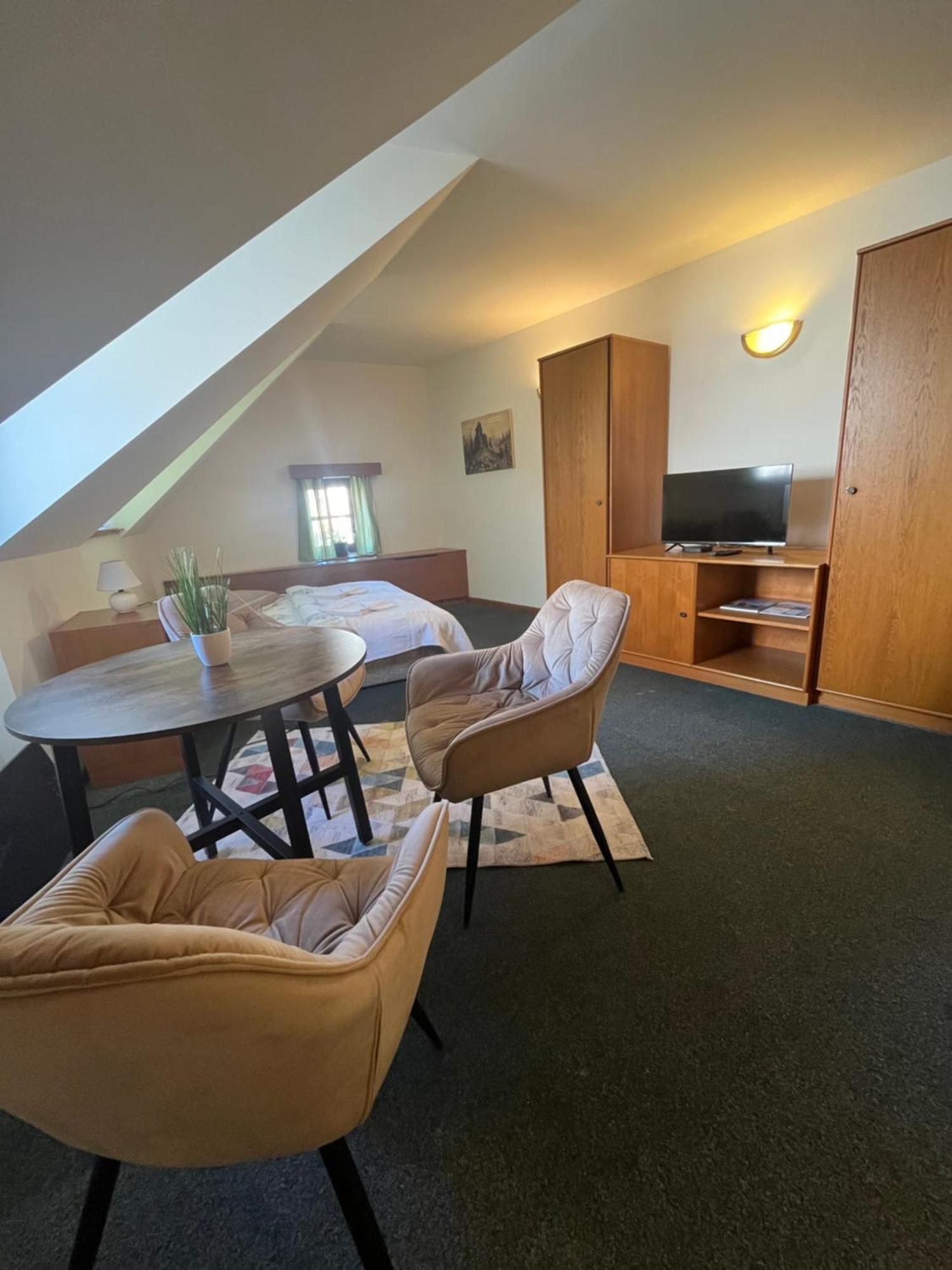 Apartmany Baroko Broumov Bagian luar foto