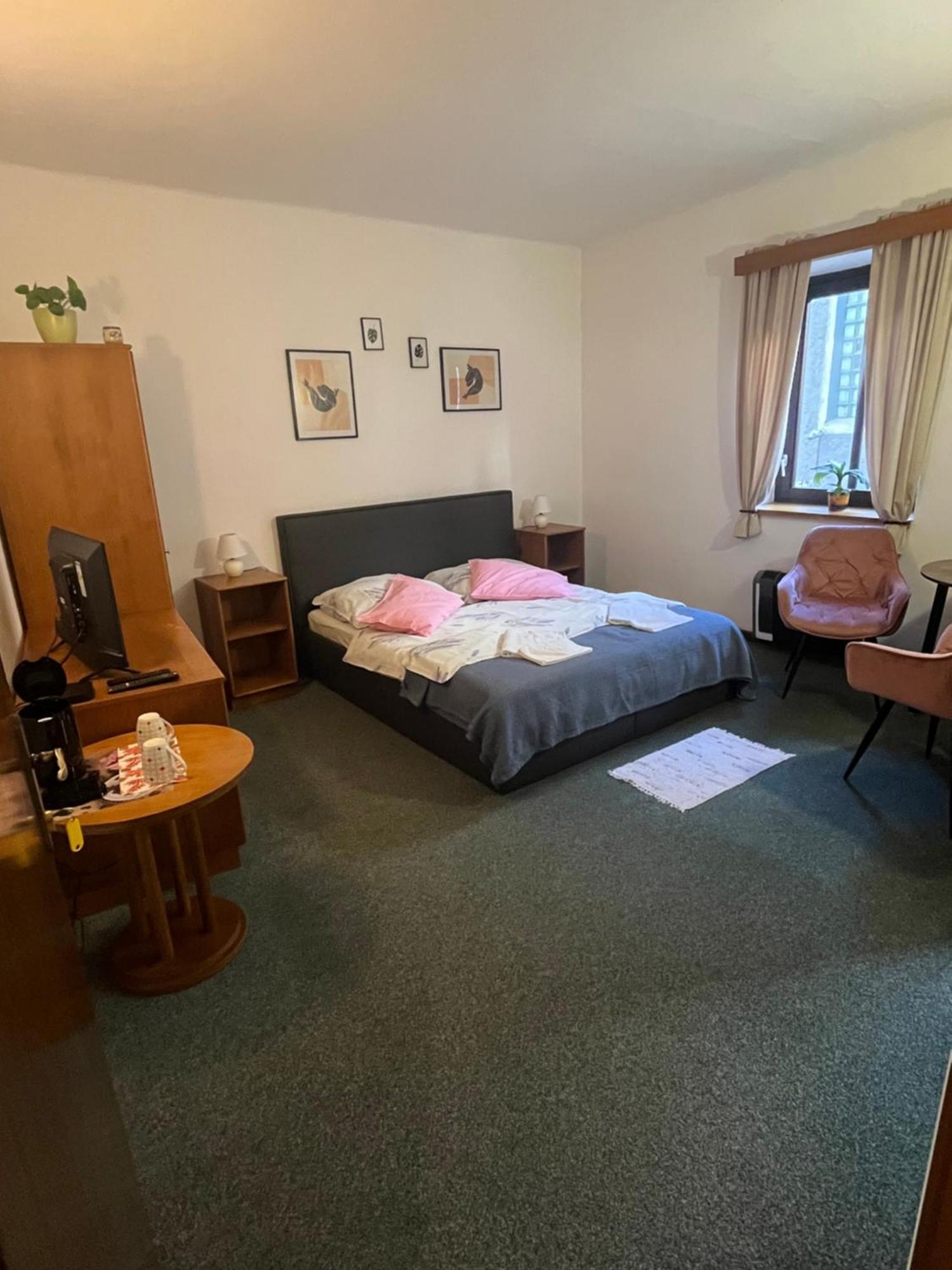 Apartmany Baroko Broumov Bagian luar foto